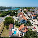 Villa Lealeana