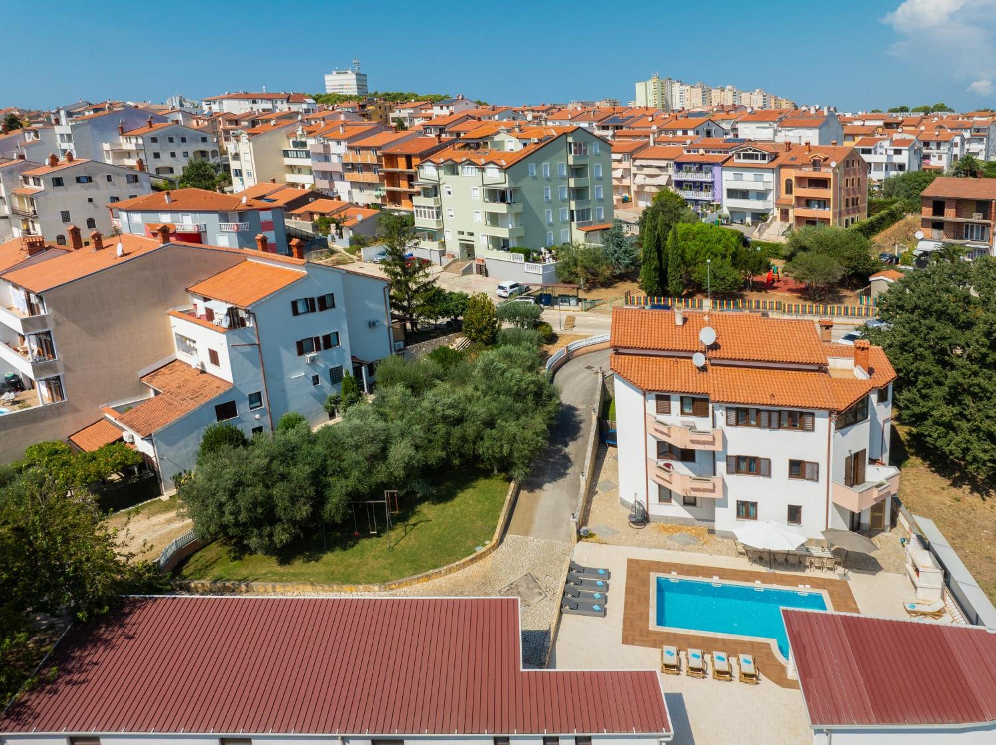 Villa Lealeana *